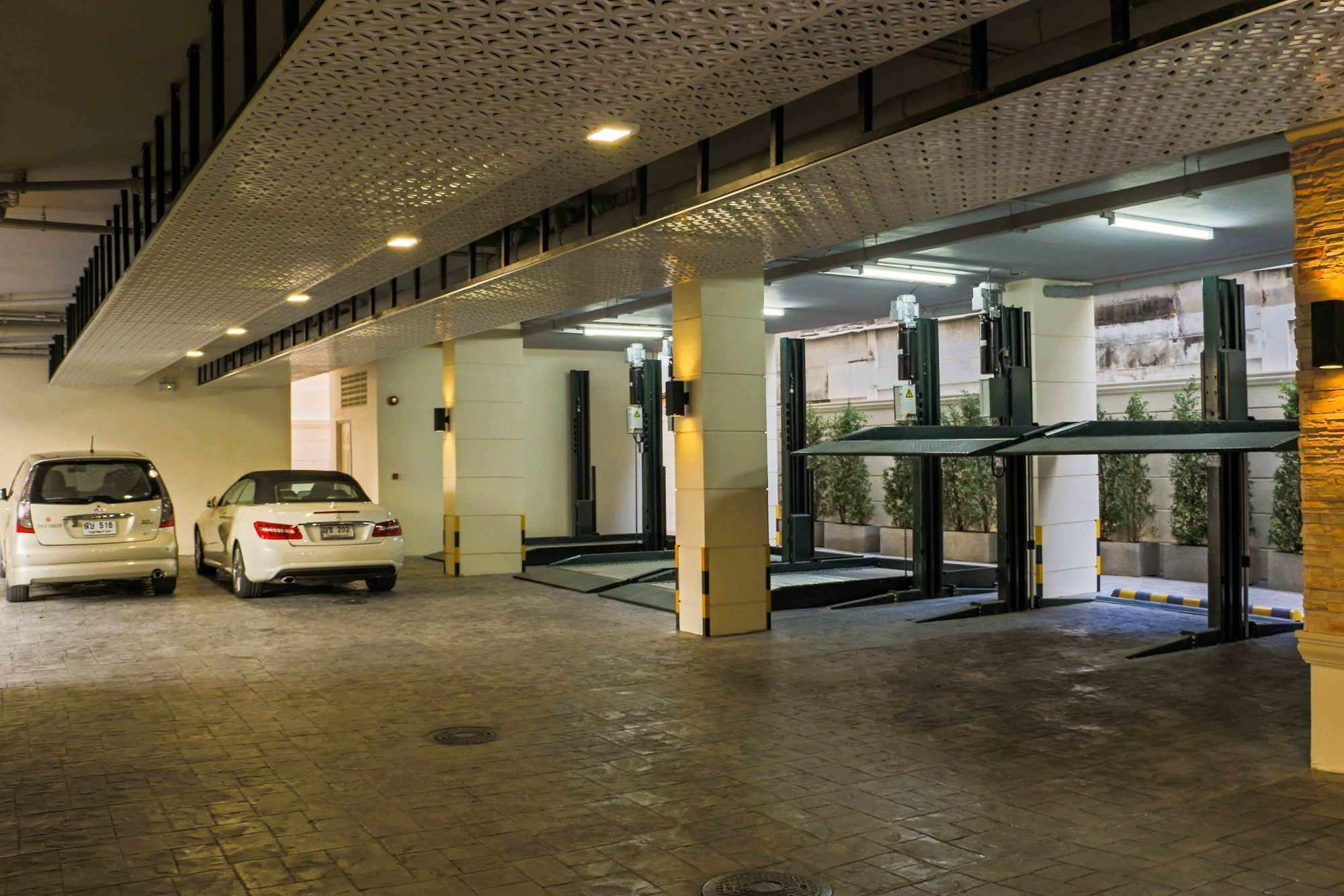 Aspira Hana Executive Apartment Thonglor Bangkok Exterior photo